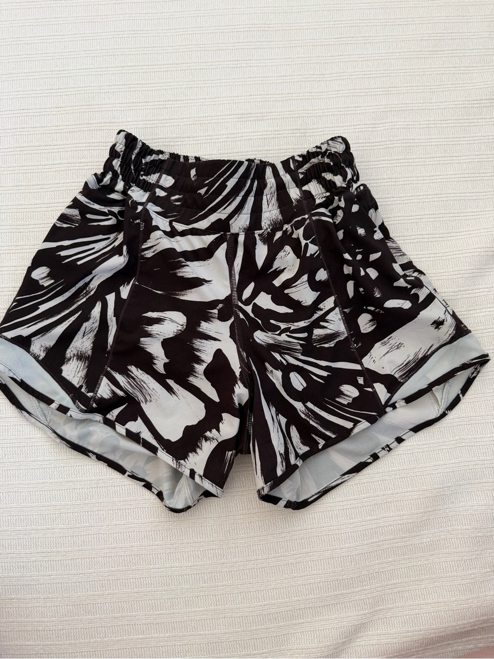 lululemon athletica Brown & White Abstract Print Athletic Shorts
